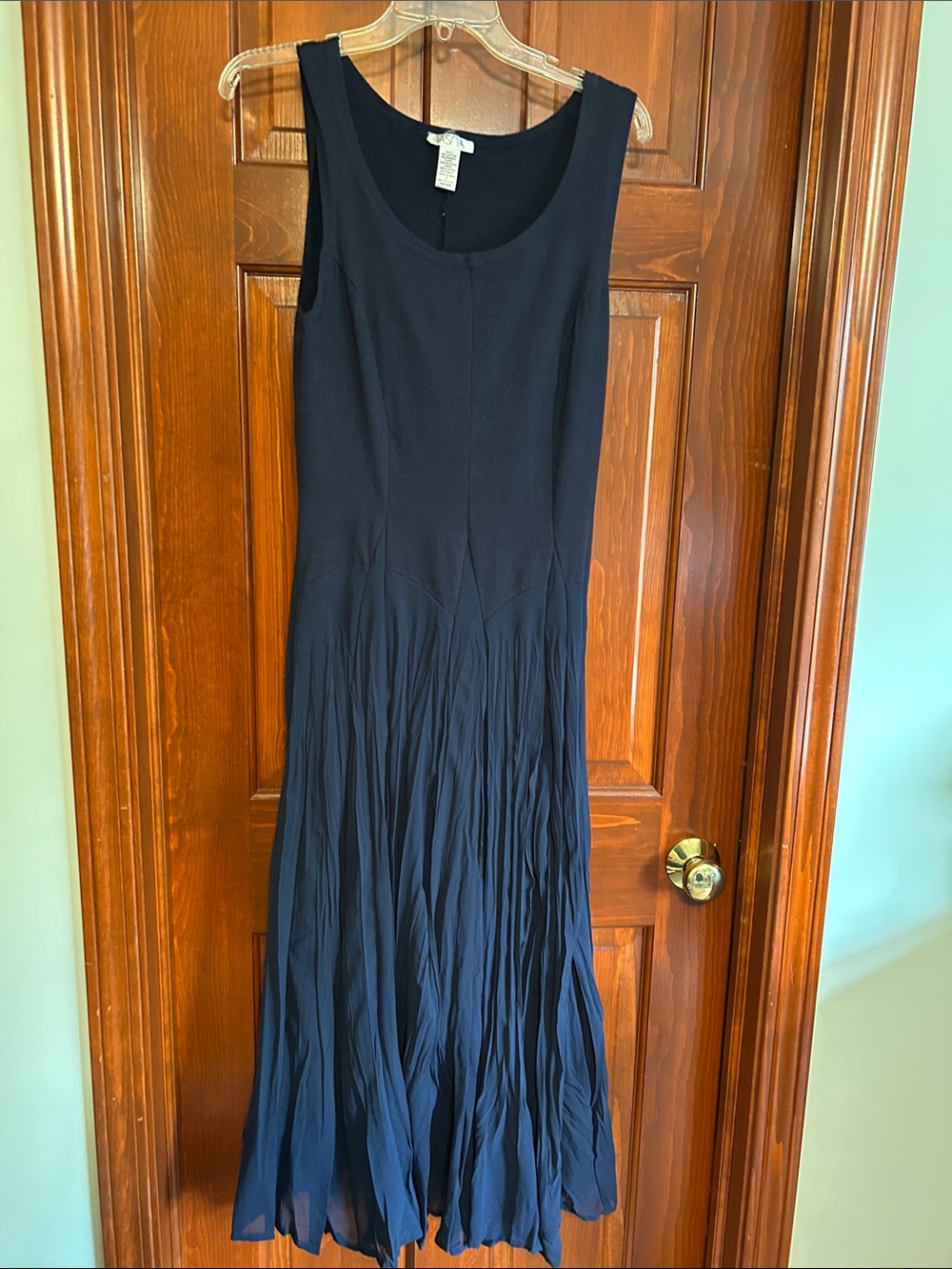 Sleeveless Navy Maxi Dress with Flowing Skirt